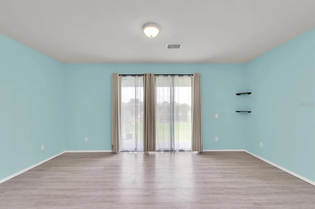 4958 White Sanderling Court Tampa FL 33619