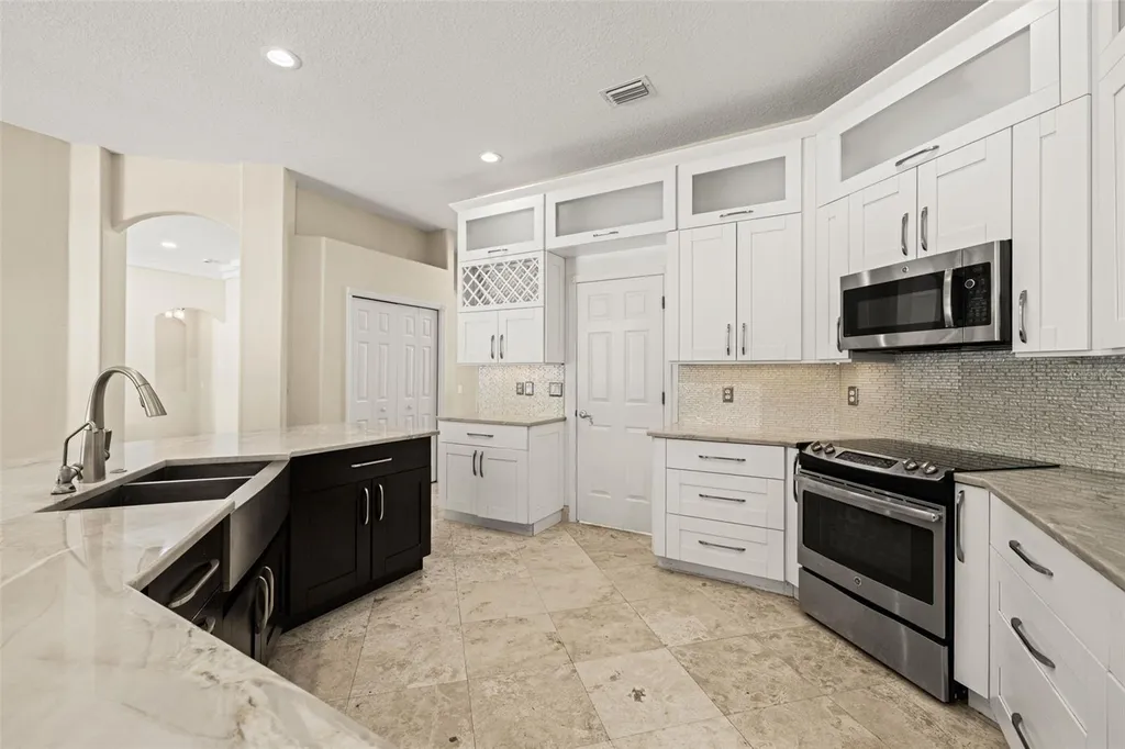 17308 Chenango Lane Tampa FL 33647