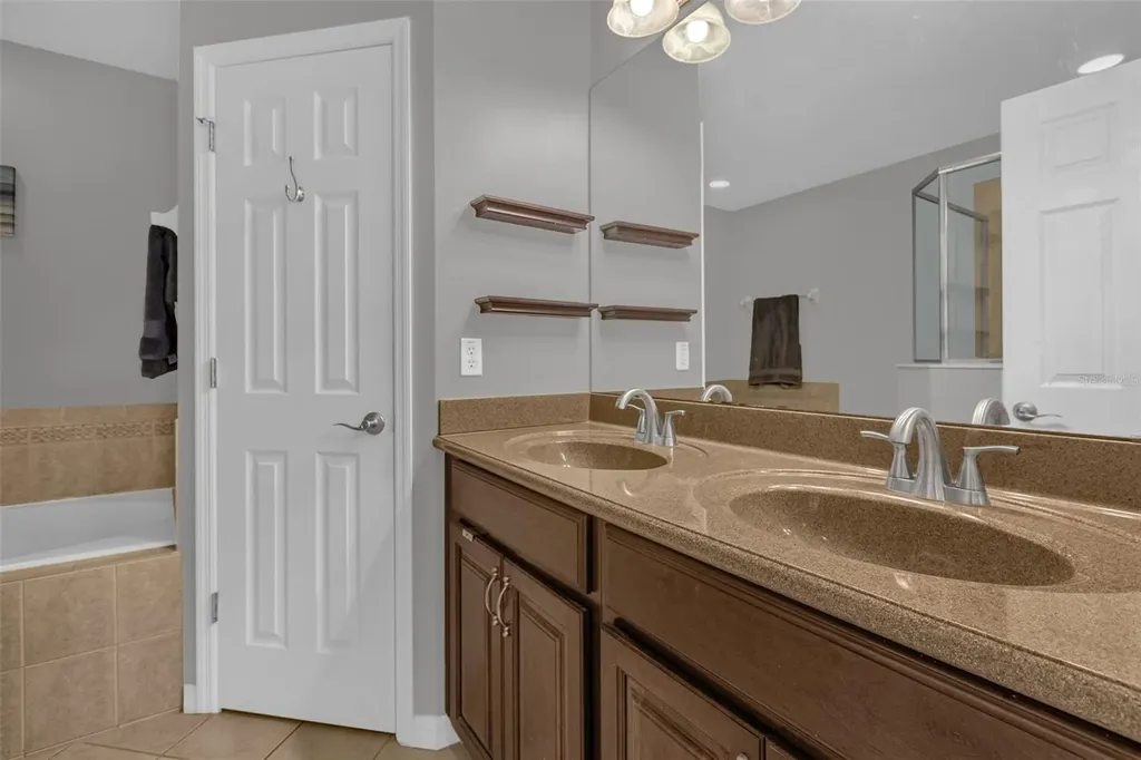 10226 Fallsgrove Street Orlando FL 32836