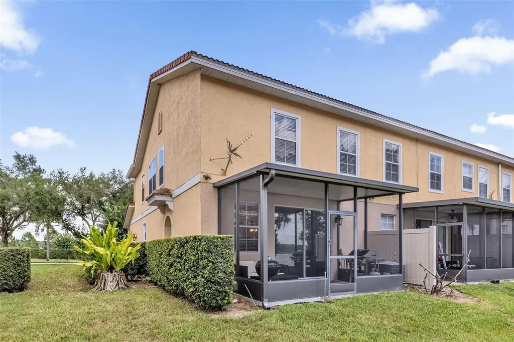 10226 Fallsgrove Street Orlando FL 32836