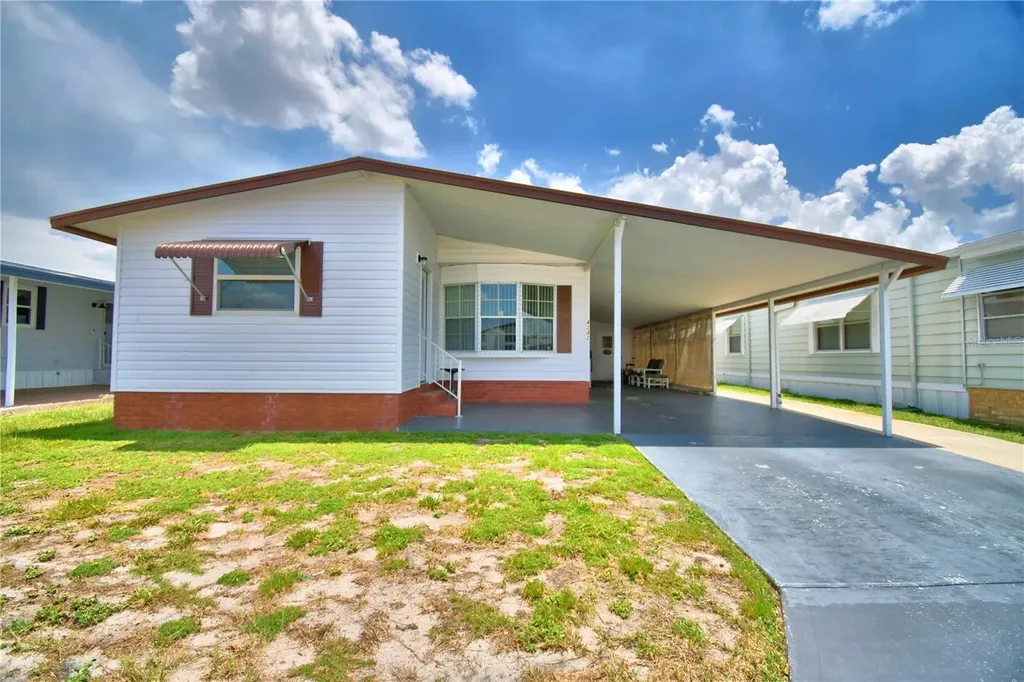 4242 Cedarwood Street Winter Haven FL 33880