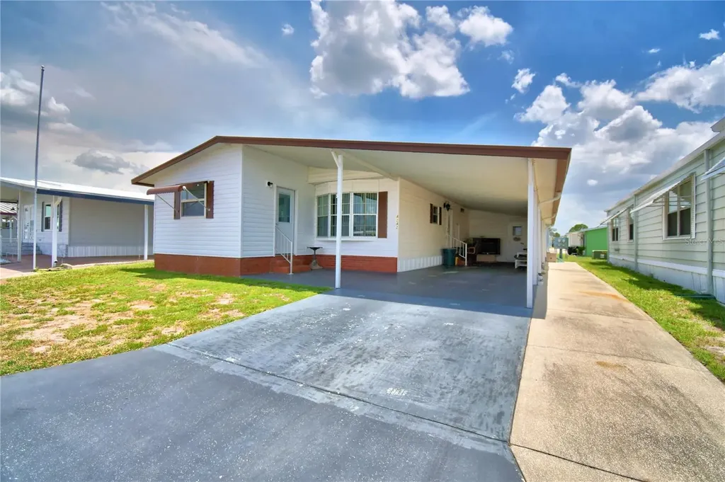 4242 Cedarwood Street Winter Haven FL 33880