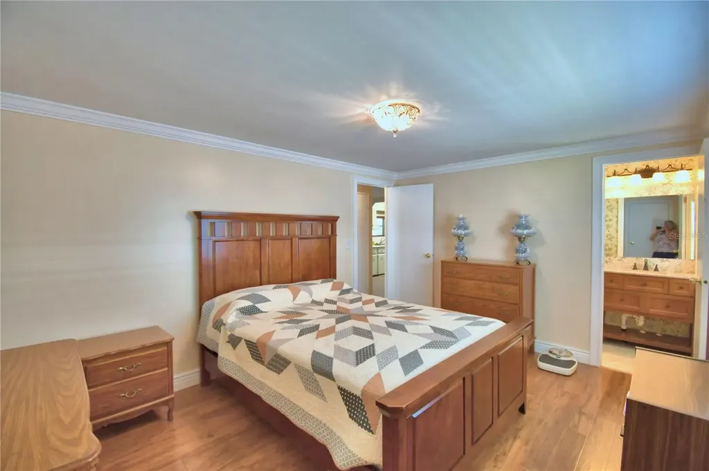 4242 Cedarwood Street Winter Haven FL 33880