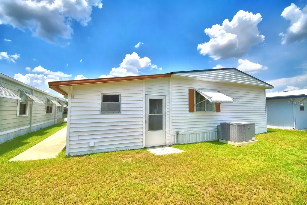 4242 Cedarwood Street Winter Haven FL 33880