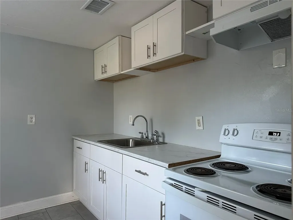 461 89th Avenue N St Petersburg FL 33702