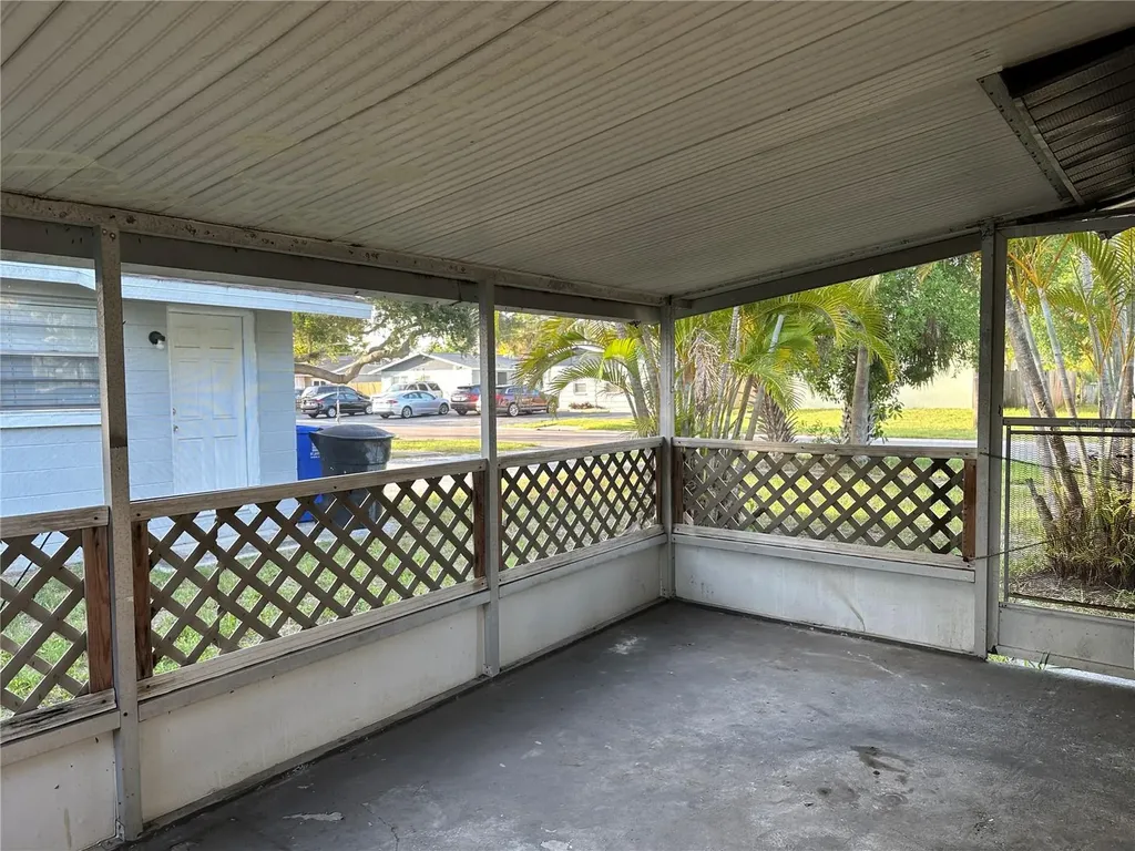 461 89th Avenue N St Petersburg FL 33702