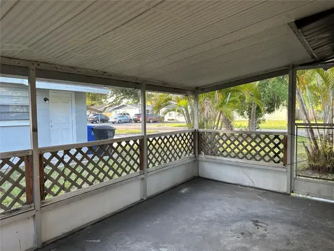 461 89th Avenue N St Petersburg FL 33702