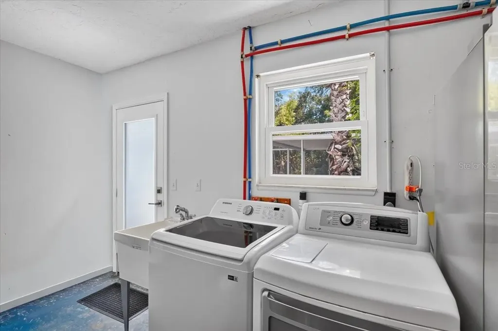 3282 Tobero Lane Sarasota FL 34235