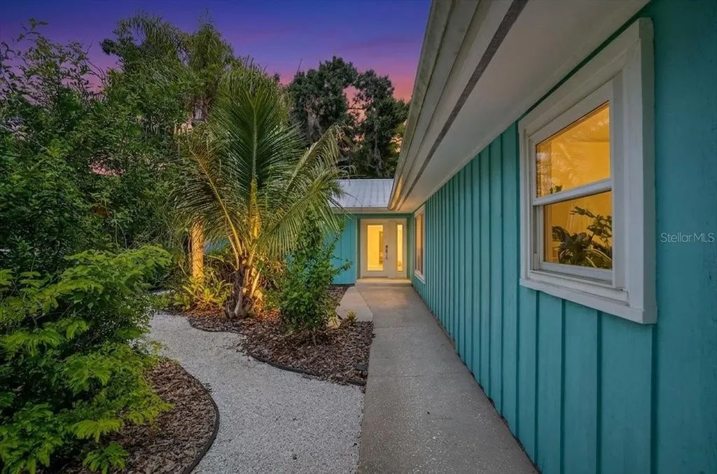3282 Tobero Lane Sarasota FL 34235