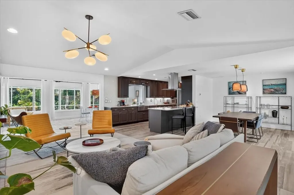 3282 Tobero Lane Sarasota FL 34235