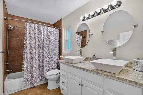 3282 Tobero Lane Sarasota FL 34235