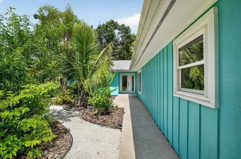 3282 Tobero Lane Sarasota FL 34235