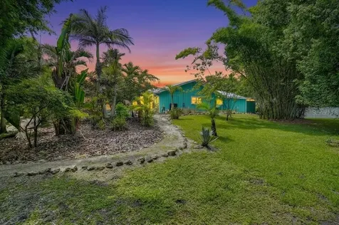 3282 Tobero Lane Sarasota FL 34235