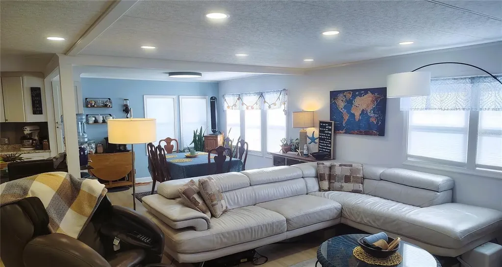 714 48th B Avenue E Bradenton FL 34203