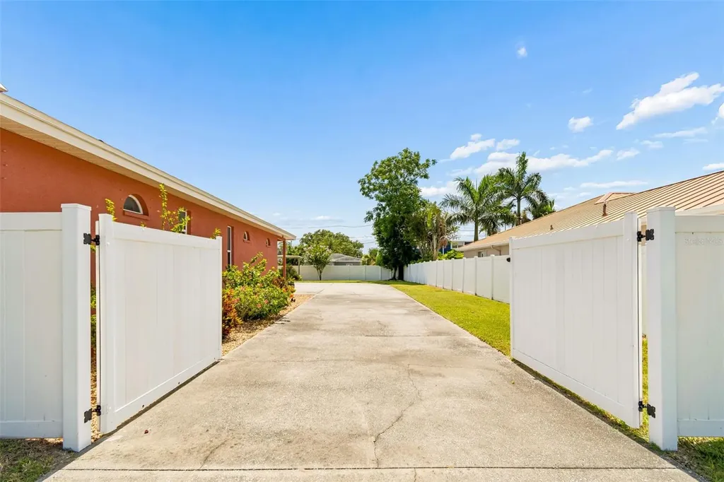7791 Carver Court Seminole FL 33772