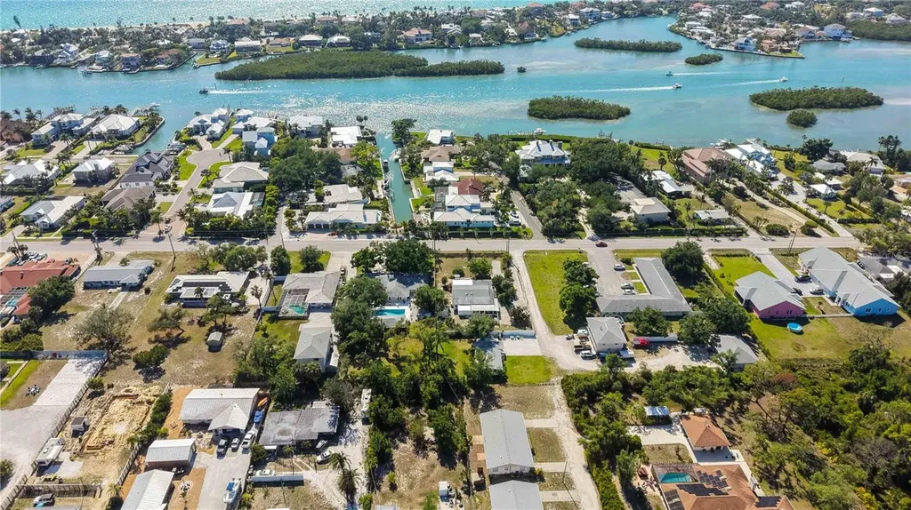 624 Bayshore Road Nokomis FL 34275