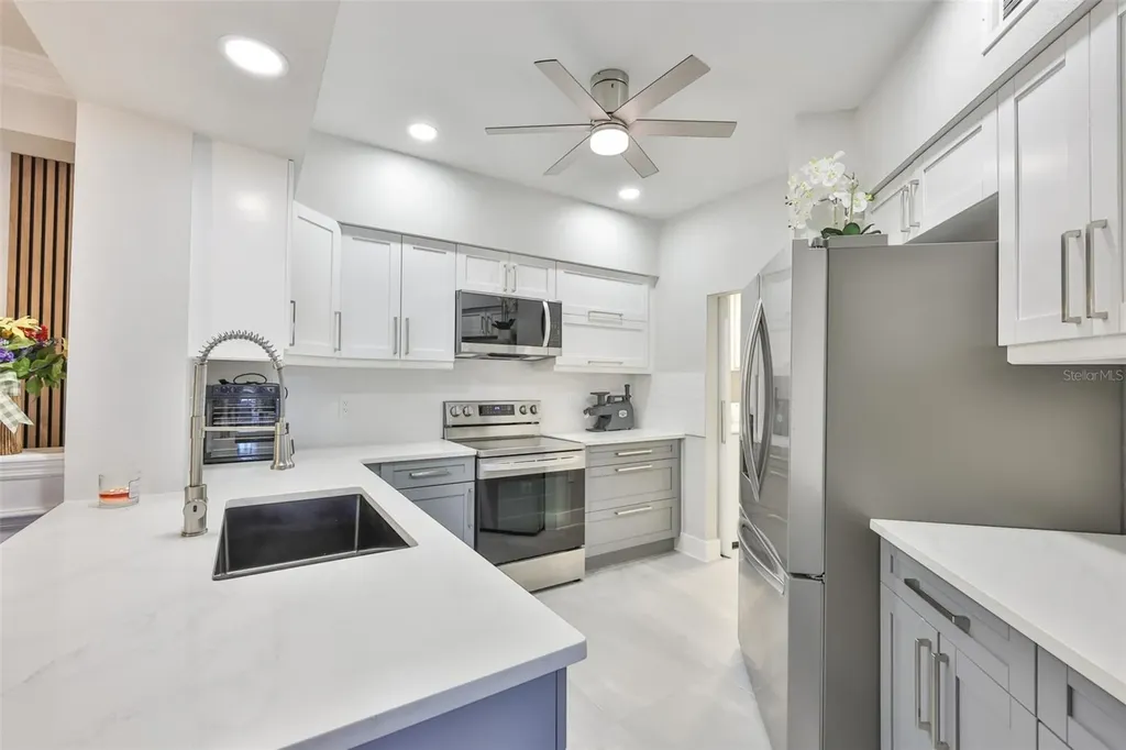 3202 Bay Club Circle Tampa FL 33607