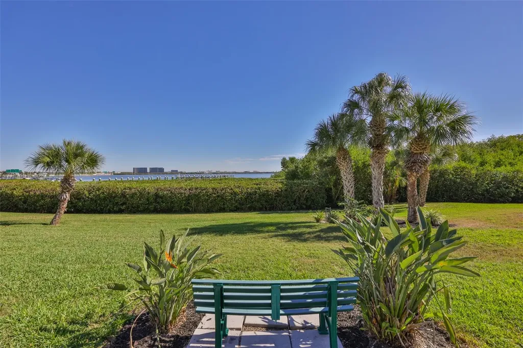 3202 Bay Club Circle Tampa FL 33607