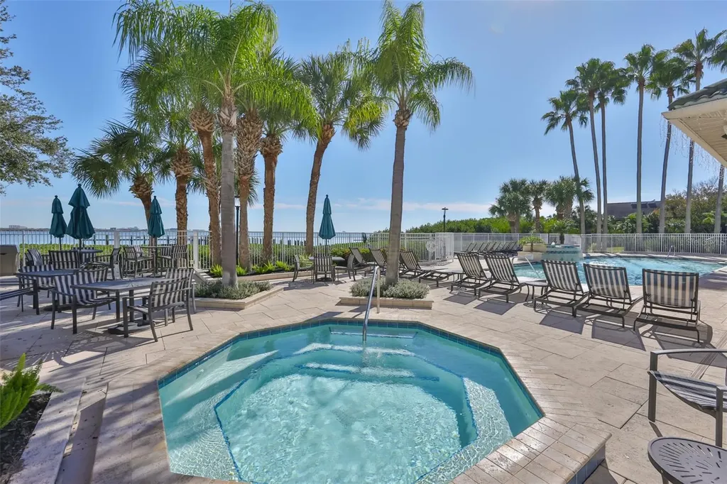 3202 Bay Club Circle Tampa FL 33607