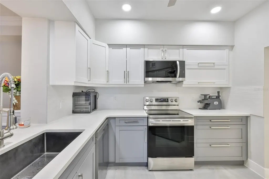 3202 Bay Club Circle Tampa FL 33607