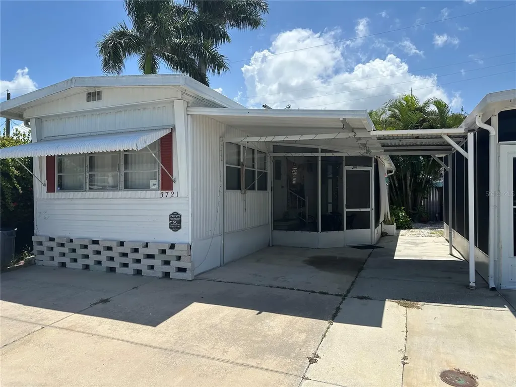 3721 116th Street W Bradenton FL 34210