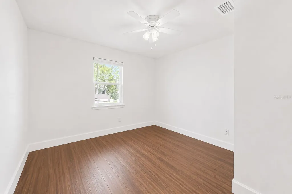 726 38th Avenue N St Petersburg FL 33704