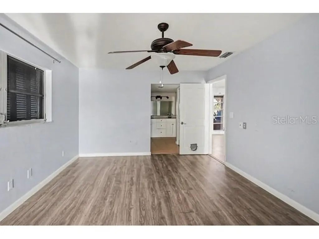 1219 NE 14th Place Cape Coral FL 33909