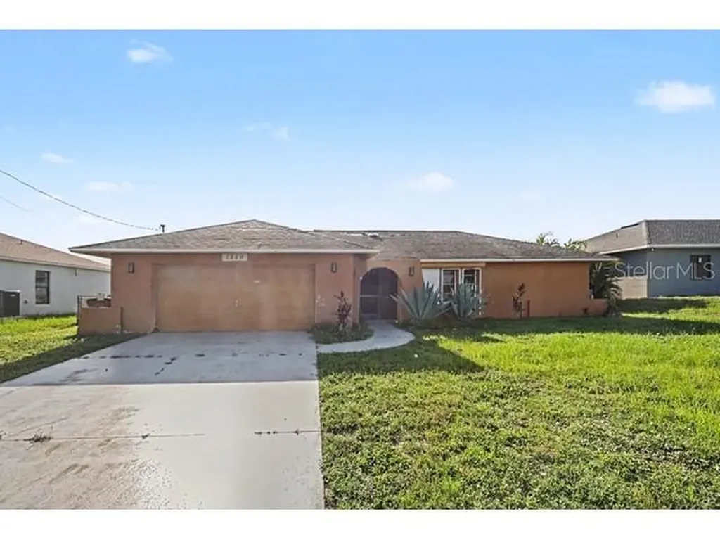 1219 NE 14th Place Cape Coral FL 33909