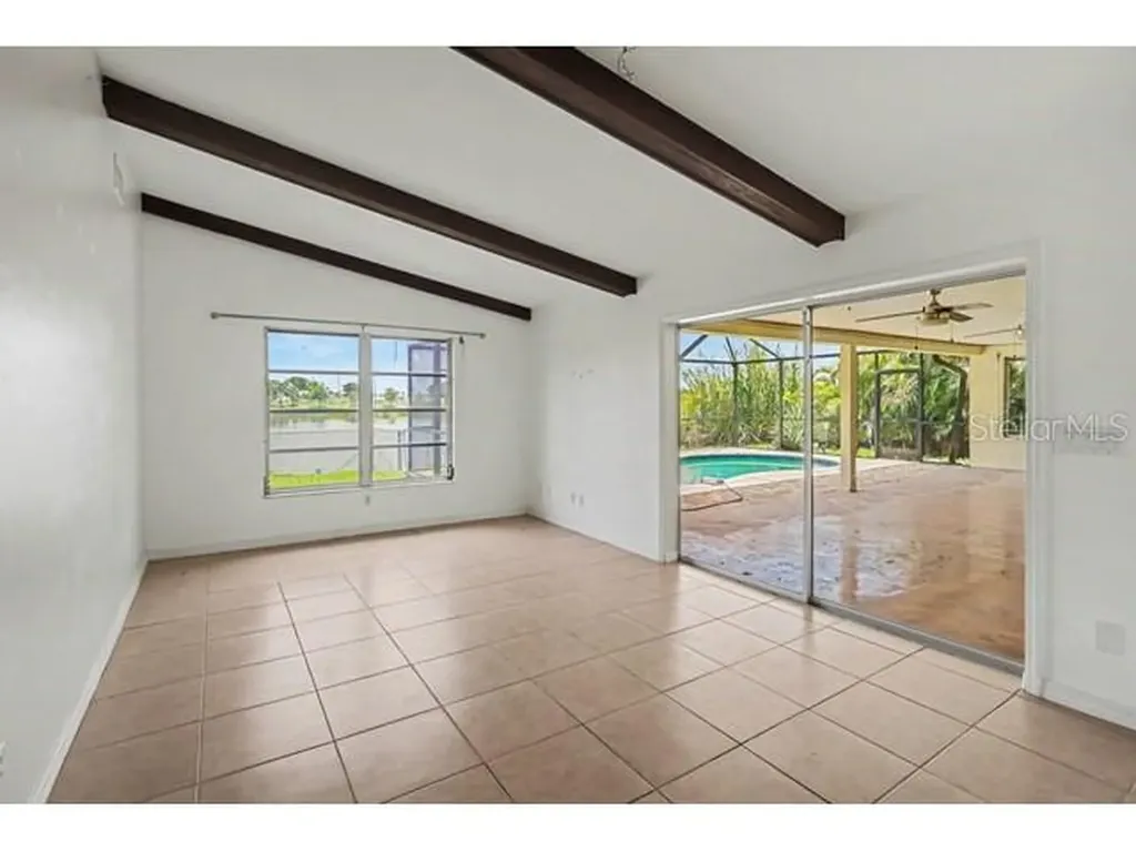 1219 NE 14th Place Cape Coral FL 33909