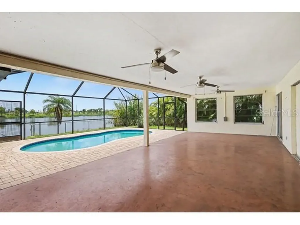 1219 NE 14th Place Cape Coral FL 33909