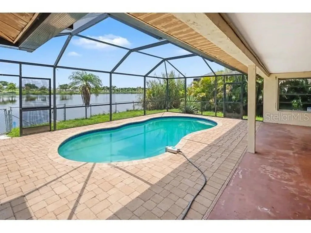 1219 NE 14th Place Cape Coral FL 33909