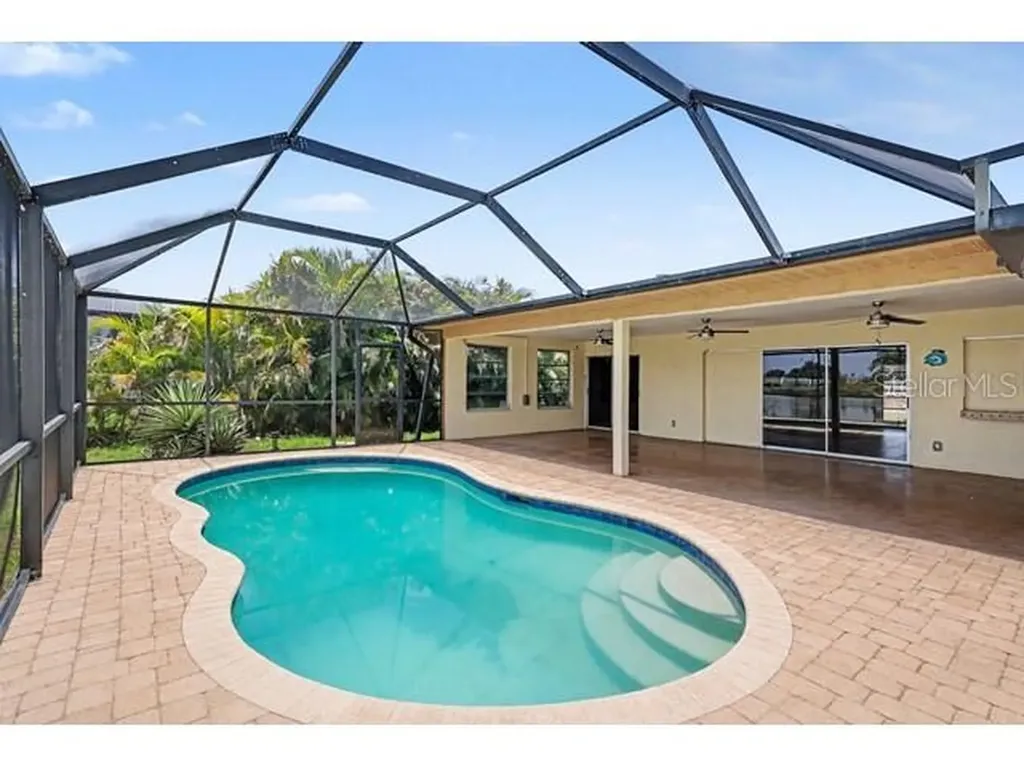 1219 NE 14th Place Cape Coral FL 33909
