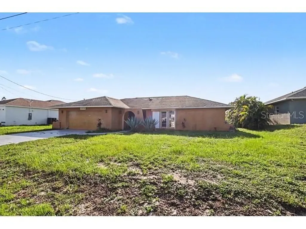 1219 NE 14th Place Cape Coral FL 33909