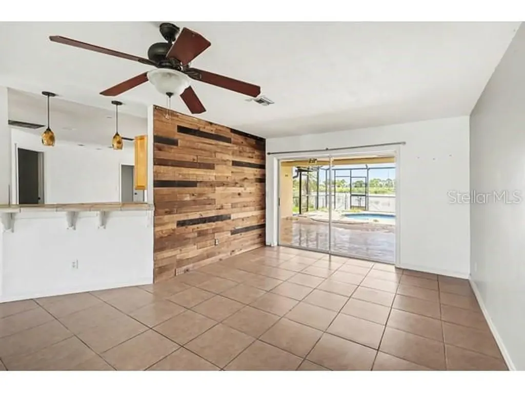 1219 NE 14th Place Cape Coral FL 33909