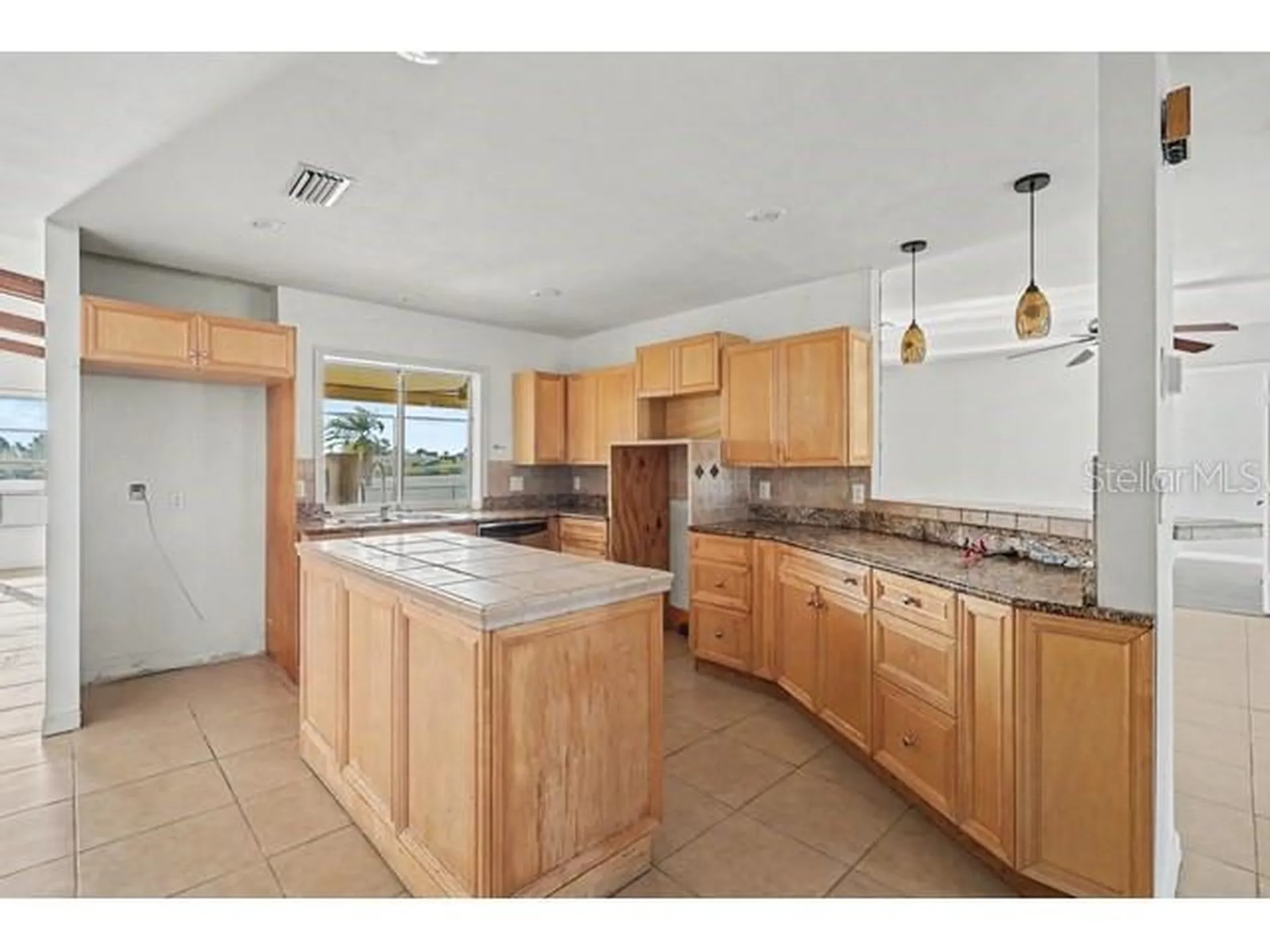 1219 NE 14th Place Cape Coral FL 33909