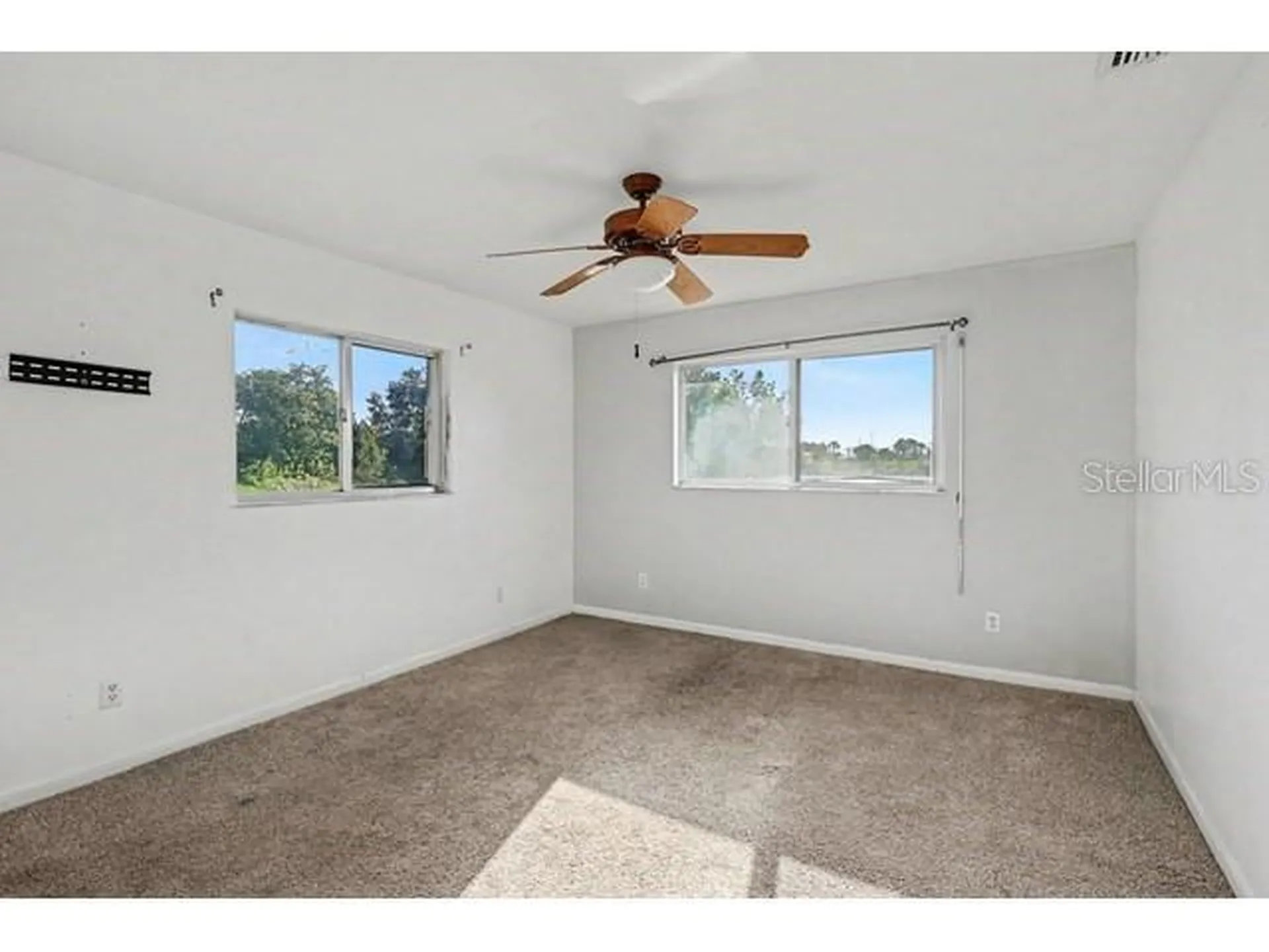 1219 NE 14th Place Cape Coral FL 33909