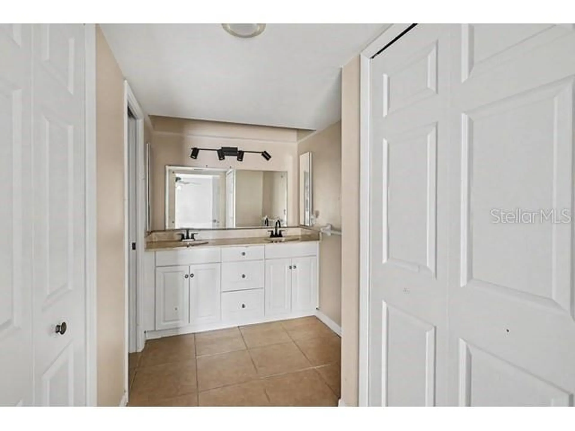 1219 NE 14th Place Cape Coral FL 33909