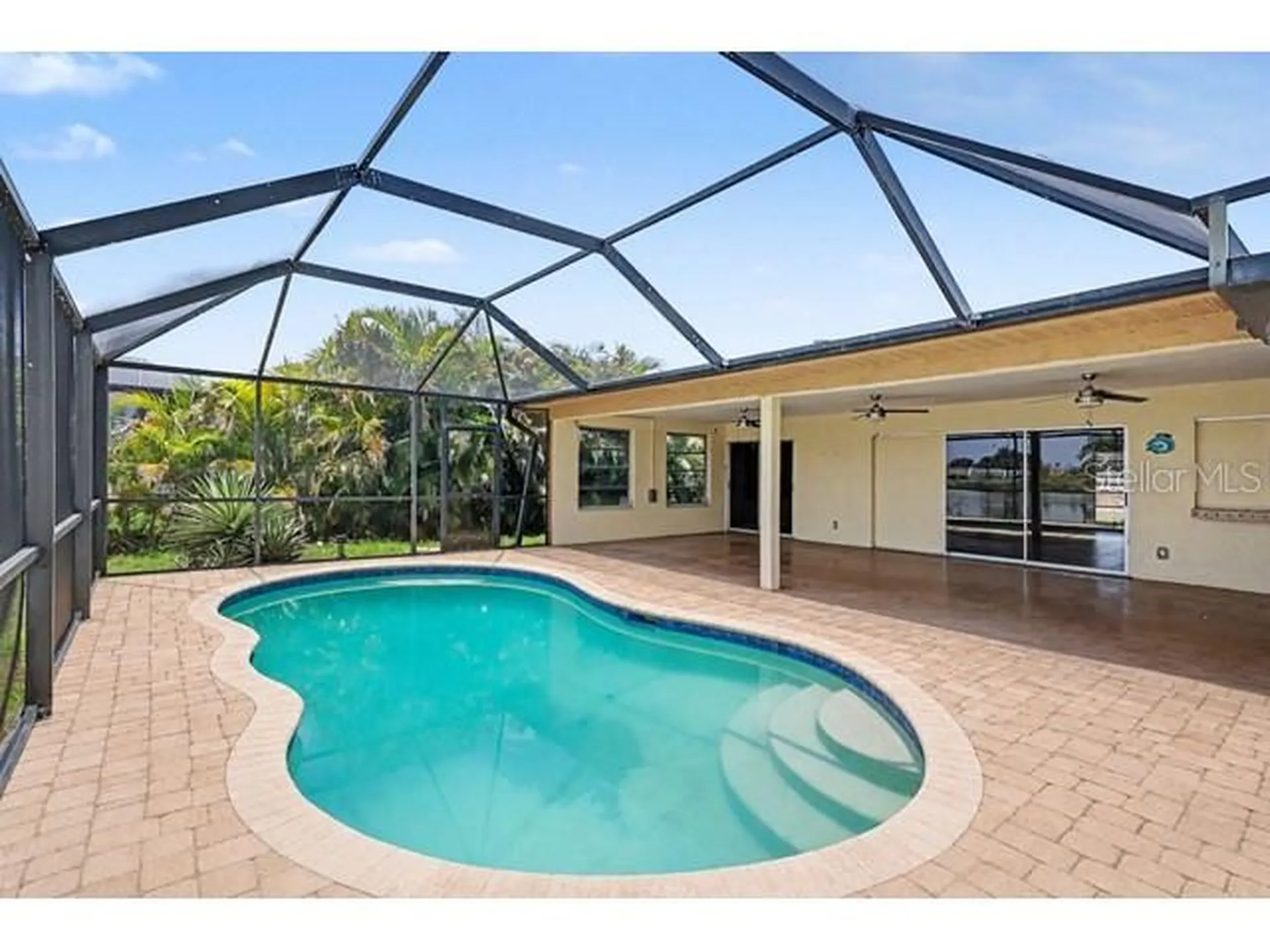 1219 NE 14th Place Cape Coral FL 33909
