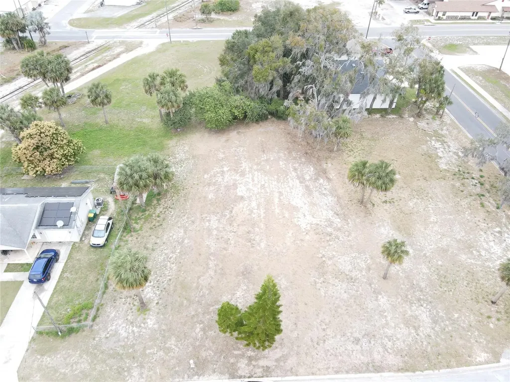209 W Badger Avenue Eustis FL 32726
