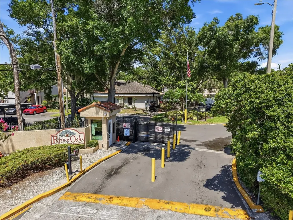 4991 Puritan Circle Tampa FL 33617