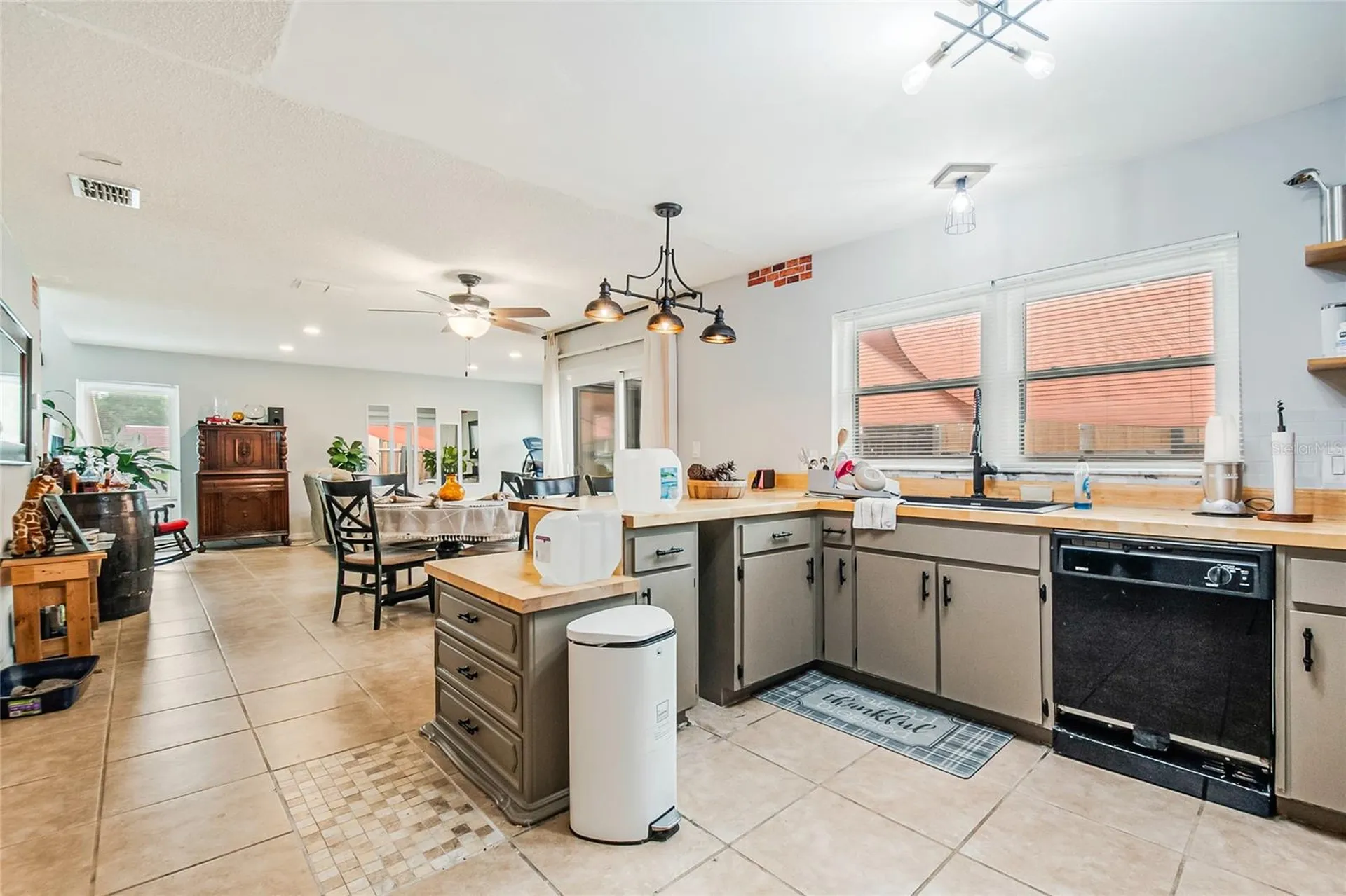 447 Hunter Circle Kissimmee FL 34758