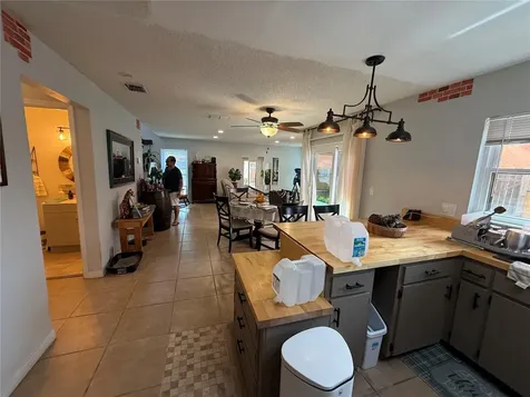 447 Hunter Circle Kissimmee FL 34758
