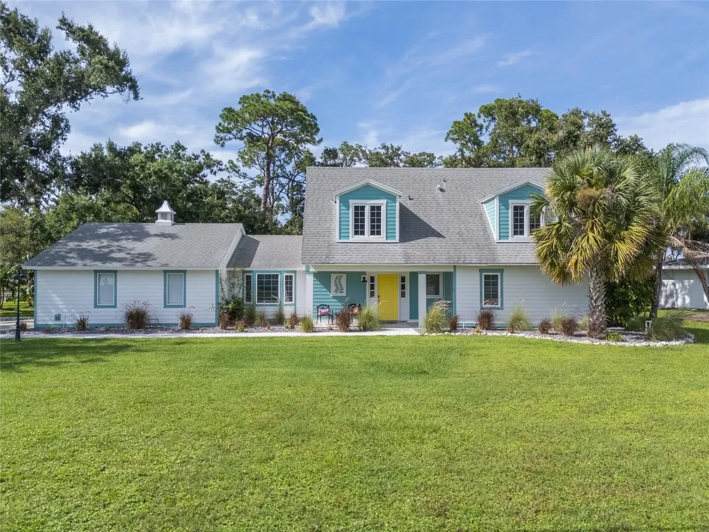 5005 Canterbury Drive Sarasota FL 34243