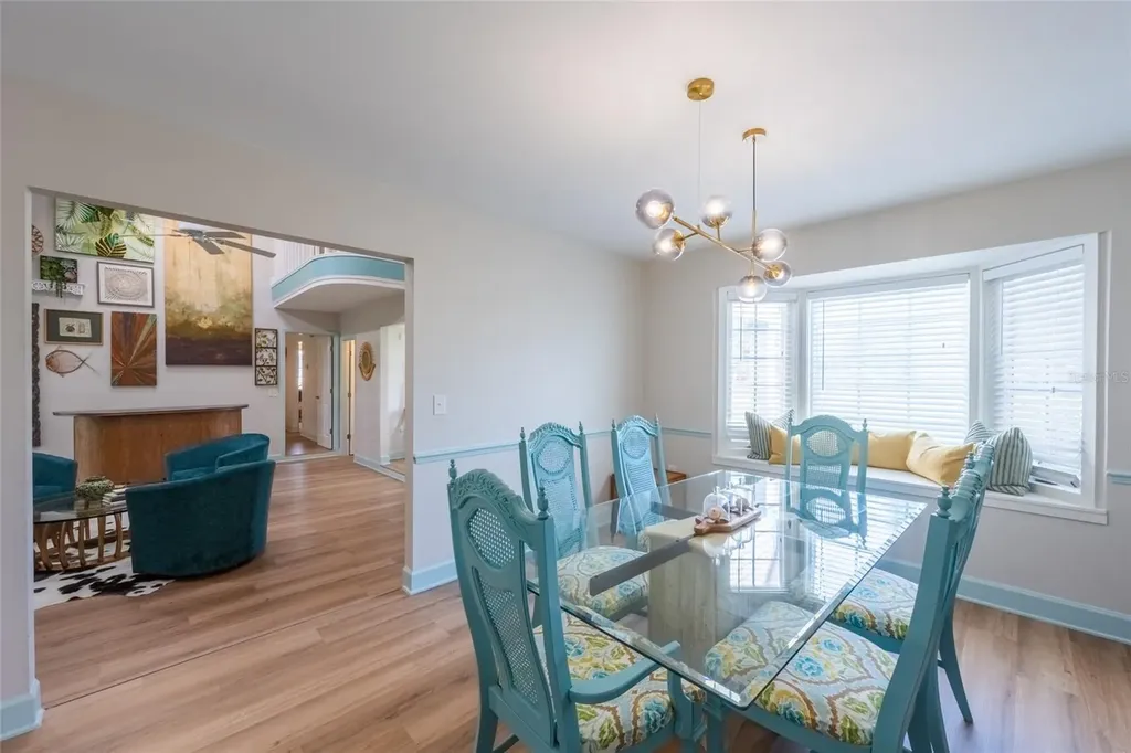 5005 Canterbury Drive Sarasota FL 34243