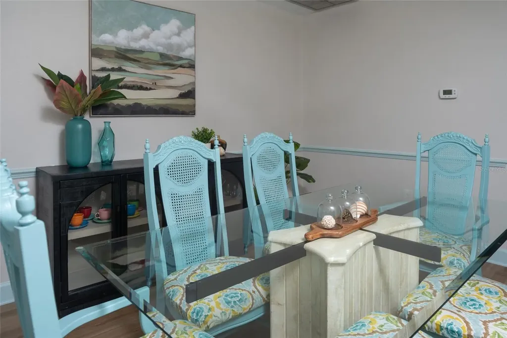 5005 Canterbury Drive Sarasota FL 34243