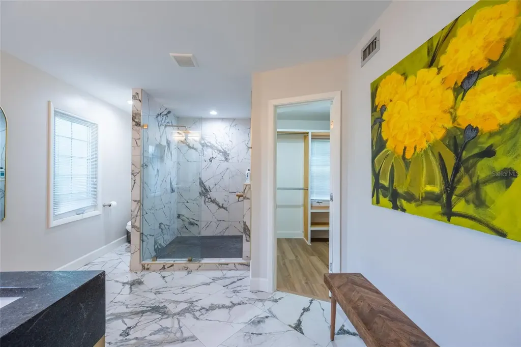 5005 Canterbury Drive Sarasota FL 34243