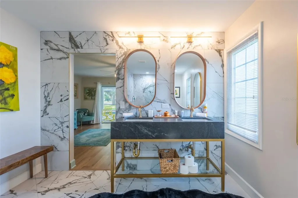 5005 Canterbury Drive Sarasota FL 34243