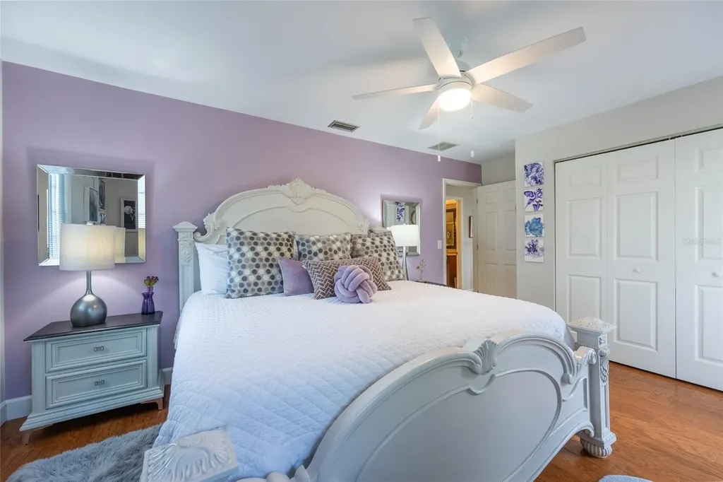 5005 Canterbury Drive Sarasota FL 34243