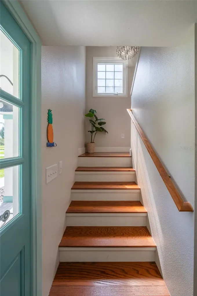 5005 Canterbury Drive Sarasota FL 34243