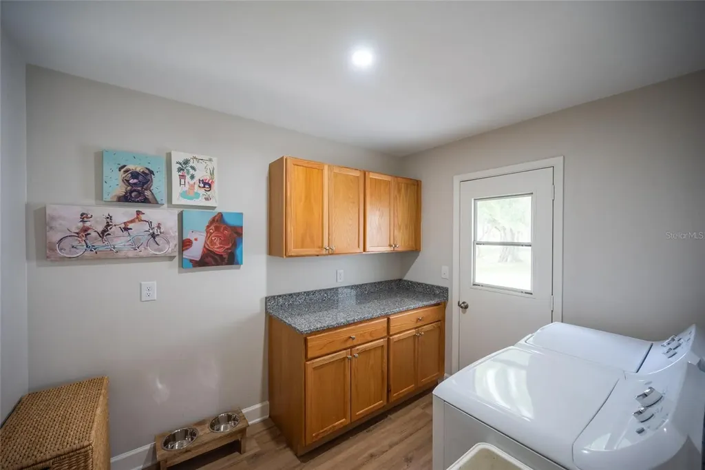 5005 Canterbury Drive Sarasota FL 34243